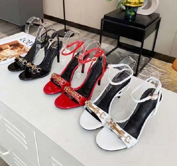 classics designer woman slippers fashion beach thick bottom slippers luxury alphabet lady sandals leather high heel shoes bag04 2, Black
classics designer woman slippers fashion beach thick bottom slippers luxury alphabet lady sandals leather high heel shoes bag04 2, Black