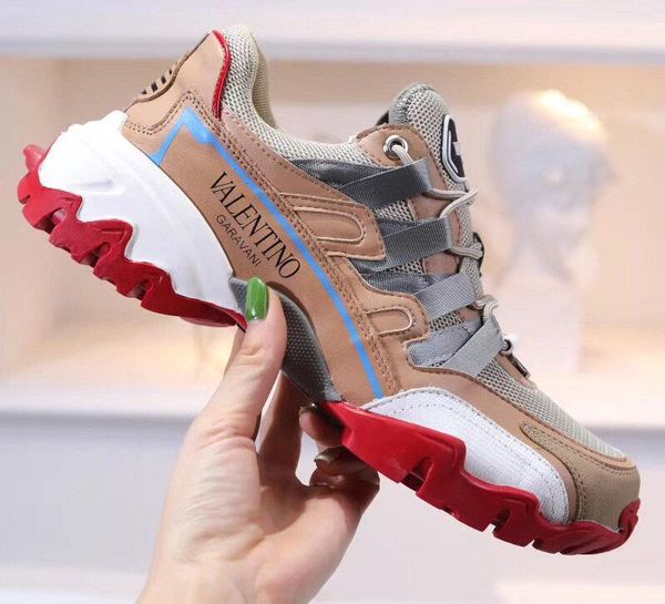 2020l new trend retro leather casual shoes, breathable men and women outdoor sports shoes, fashion wild party lovers shoes size 35-451, Black
2020l new trend retro leather casual shoes, breathable men and women outdoor sports shoes, fashion wild party lovers shoes size 35-451, Black