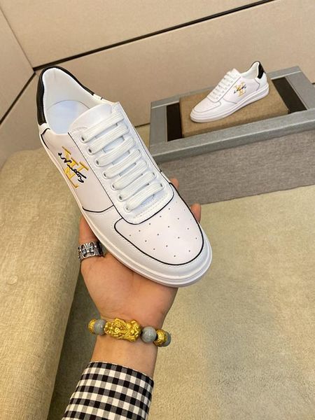 2020e new trendy leather letters low-lace-up casual men's shoes, fashionable wild outdoor sports shoes, size: 38-45, Black
2020e new trendy leather letters low-lace-up casual men's shoes, fashionable wild outdoor sports shoes, size: 38-45, Black