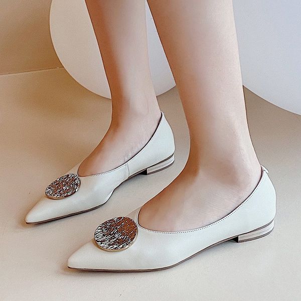 2020 autumn new thick heel pointed shallow seasons shoes women's leather plus comfortable casual large size, Black
2020 autumn new thick heel pointed shallow seasons shoes women's leather plus comfortable casual large size, Black