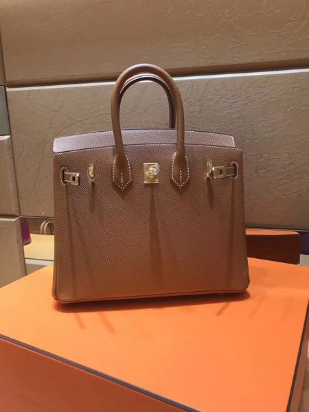 whosale 30cm brown brikin handbag,epsom leather, fully handmade,wax thread,gold and silver hardware for chosen,have different size
whosale 30cm brown brikin handbag,epsom leather, fully handmade,wax thread,gold and silver hardware for chosen,have different size