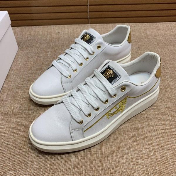 2020 high-quality fashion leather embroidery low-casual men's tide shoes, luxurious and fashionable wild breathable sports shoes, Black
2020 high-quality fashion leather embroidery low-casual men's tide shoes, luxurious and fashionable wild breathable sports shoes, Black