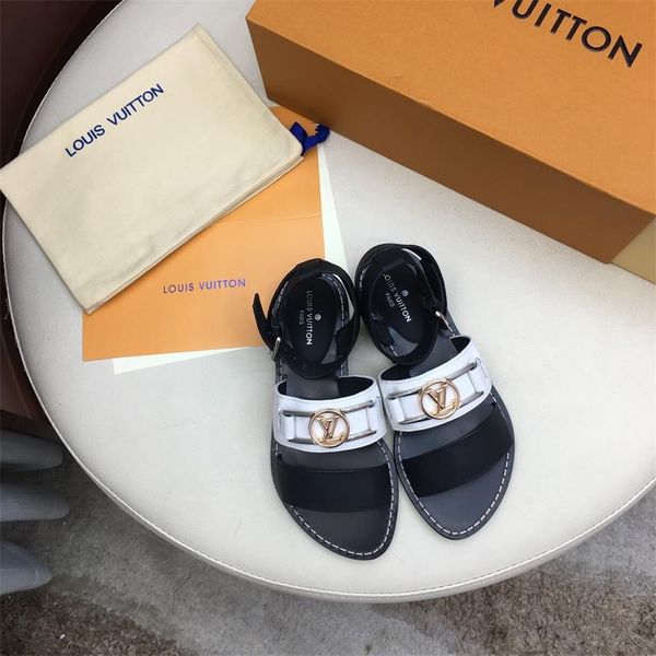 2020 brand new academy flat sandal fashion trend ladies leather material comfortable and fashionable
2020 brand new academy flat sandal fashion trend ladies leather material comfortable and fashionable