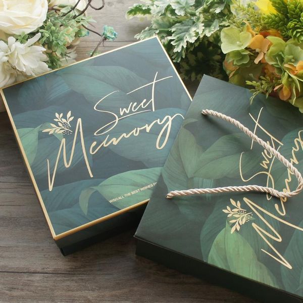 18.5*18.5*6cm 3set deep green leaves gold sweet memory design paper box + bag as baby shower birthday wedding gift packaging use
18.5*18.5*6cm 3set deep green leaves gold sweet memory design paper box + bag as baby shower birthday wedding gift packaging use