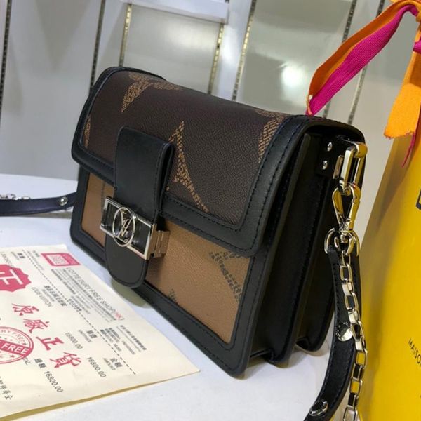 new arrival womens bag vintage design leather shoulder bag simple style small flap crossbody bag chain lady messenger bags with origin box
new arrival womens bag vintage design leather shoulder bag simple style small flap crossbody bag chain lady messenger bags with origin box