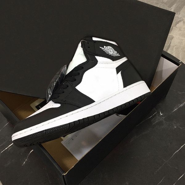 designer womens casual shoes luxury white black color matching jagged bottom mesh round head sneaker with box size 35-46
designer womens casual shoes luxury white black color matching jagged bottom mesh round head sneaker with box size 35-46