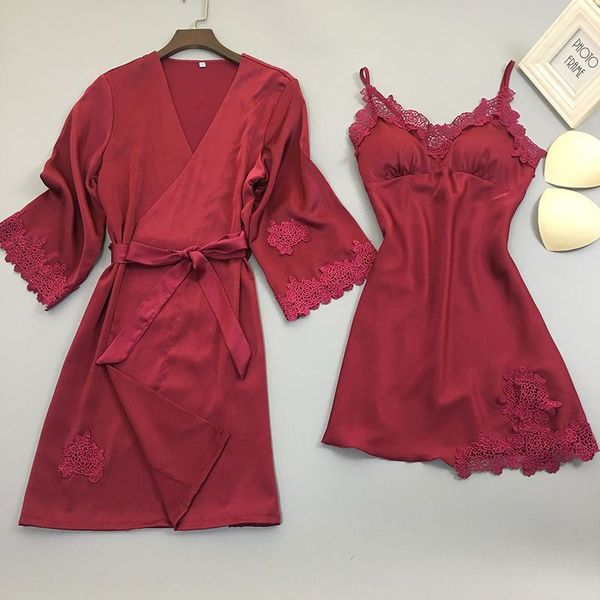 2020 embroidered pajamas new autumn pajamas home wear female embroidery nightdress with chest pad two-piece suit female ice silk, Blue;red
2020 embroidered pajamas new autumn pajamas home wear female embroidery nightdress with chest pad two-piece suit female ice silk, Blue;red