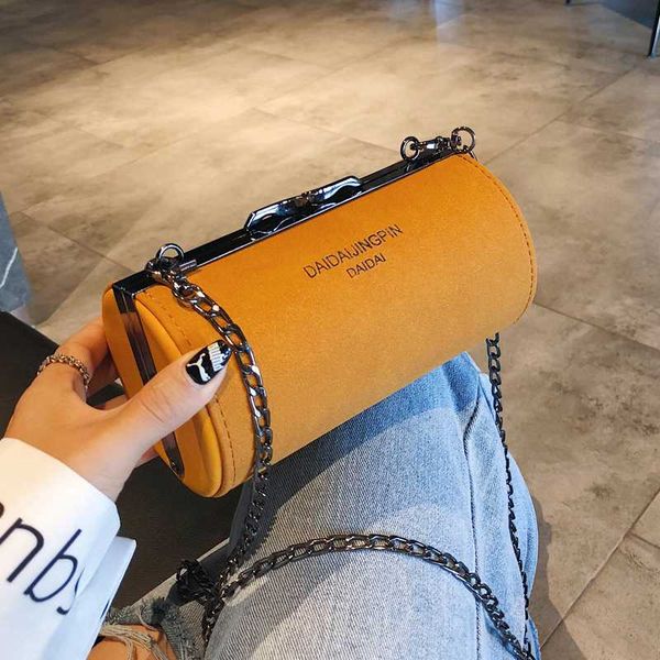 vintage cylinder clip bags for women scrub leathers women messenger bag chain small females shoulder bag women's clutch 2020 new
vintage cylinder clip bags for women scrub leathers women messenger bag chain small females shoulder bag women's clutch 2020 new
