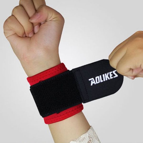 1pcs wristband gym sports wrist thumb support straps wraps bandage fitness training safety hand bands zl07, Black;red
1pcs wristband gym sports wrist thumb support straps wraps bandage fitness training safety hand bands zl07, Black;red