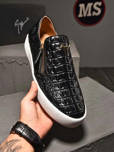 2020-2019k new fashion leather men's red and green striped brand casual shoes summer fashion sports shoes 
2020-2019k new fashion leather men's red and green striped brand casual shoes summer fashion sports shoes