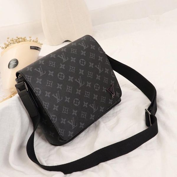 fast delivery men bag leather shoulder crossbody bag trend style luxury designer type shoulder bags mens messenger bag bolsa de hombro
fast delivery men bag leather shoulder crossbody bag trend style luxury designer type shoulder bags mens messenger bag bolsa de hombro