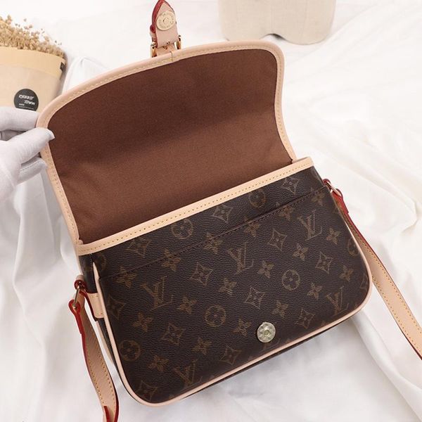 2020 new fashion women bags luxury designer womens shoulder bags trend fashion envelope leather small flap crossbody bags messenger bag
2020 new fashion women bags luxury designer womens shoulder bags trend fashion envelope leather small flap crossbody bags messenger bag