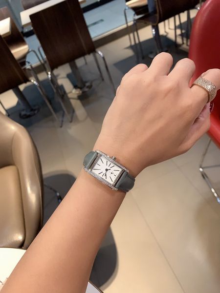 women watches quartz movement 33*22mm 316l stainless steel watchcase special watch show fashion exquisite gifts for women, Slivery;brown
women watches quartz movement 33*22mm 316l stainless steel watchcase special watch show fashion exquisite gifts for women, Slivery;brown