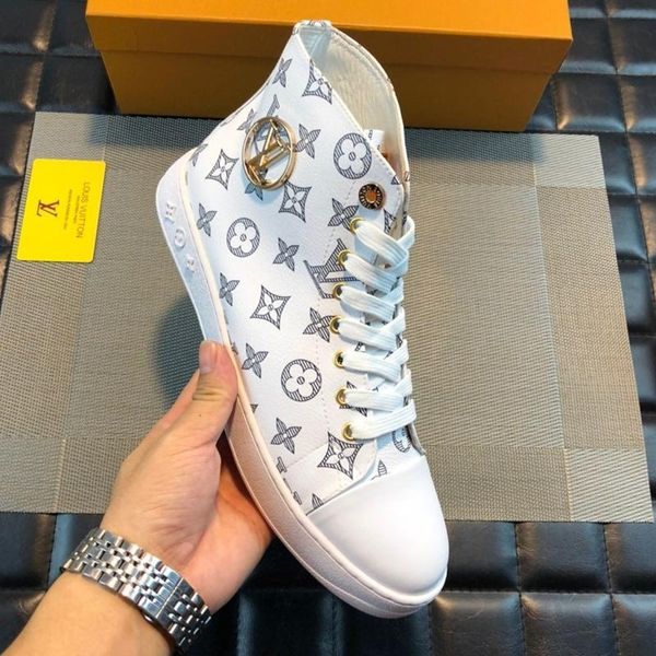 2020j новых роскошных мужчин вскользь кроссовки для продажи, на открытом воздухе путешествия, спортивные шнурки, оригинальная коробка, быстр, Black
2020j новых роскошных мужчин вскользь кроссовки для продажи, на открытом воздухе путешествия, спортивные шнурки, оригинальная коробка, быстр, Black