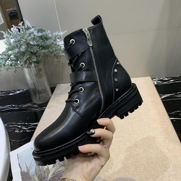 new in 2020swomen's fashion boots leather ankle boots thick with martin shoes printed leather platform desert lace boots 5 cm (with box
new in 2020swomen's fashion boots leather ankle boots thick with martin shoes printed leather platform desert lace boots 5 cm (with box