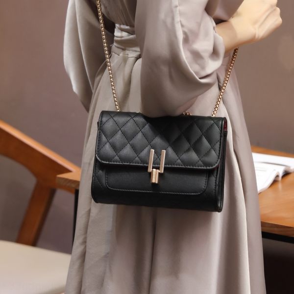 2020 new women's small satchel satchel korean style lock grid chain fashion shoulder messenger bag women's small bag fashion
2020 new women's small satchel satchel korean style lock grid chain fashion shoulder messenger bag women's small bag fashion