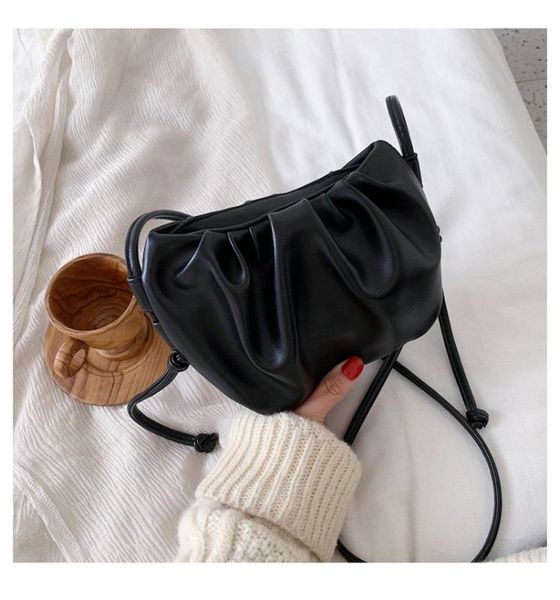 2020 new korean messenger bag pu flat fold shoulder bag fashion simple women's shoulder mobile wallet
2020 new korean messenger bag pu flat fold shoulder bag fashion simple women's shoulder mobile wallet