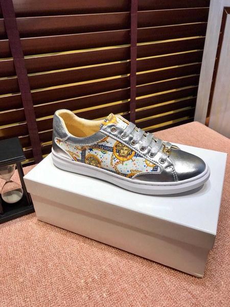 2020w luxury custom medusa printed embroidered low-lace-up tide shoes, high-quality casual wild sports shoes, size: 38-45, Black
2020w luxury custom medusa printed embroidered low-lace-up tide shoes, high-quality casual wild sports shoes, size: 38-45, Black