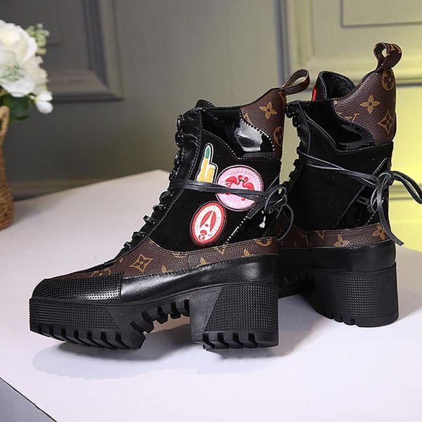 2020 boots women leather shoes for winter boots woman casual autumn winter botas mujer female ankle boots luxury laureate platform deser
2020 boots women leather shoes for winter boots woman casual autumn winter botas mujer female ankle boots luxury laureate platform deser
