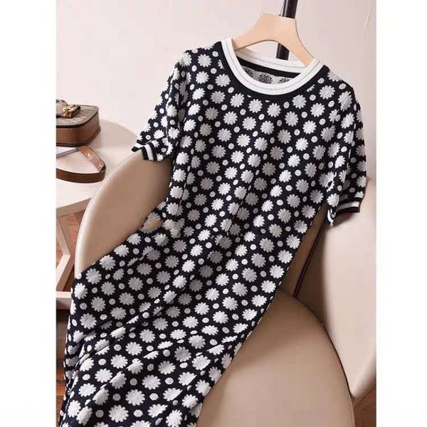 spanish niche pure yuan super soft tencel flower jacquard dress jacquardjacquard jacquardknitted round neck short sleeve dress, White
spanish niche pure yuan super soft tencel flower jacquard dress jacquardjacquard jacquardknitted round neck short sleeve dress, White