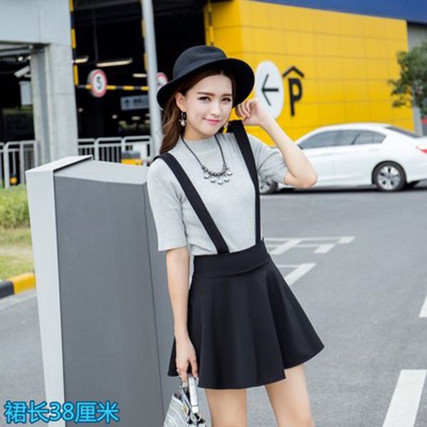 black high-waisted korean style suspender skirt with big fluffy slim skirt female students pleated mini strap zipper
black high-waisted korean style suspender skirt with big fluffy slim skirt female students pleated mini strap zipper