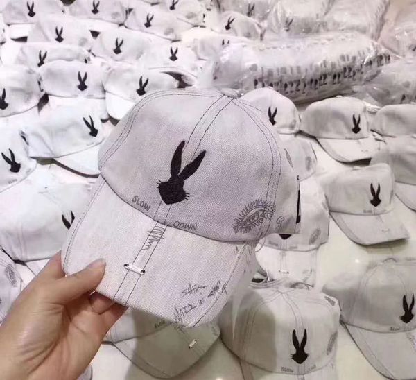 version bunny baseball embroidered baseball cap cap tang yixin yang mi guan xiaotong embroidery of the same style gao quality, Blue;gray
version bunny baseball embroidered baseball cap cap tang yixin yang mi guan xiaotong embroidery of the same style gao quality, Blue;gray