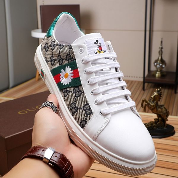 2020 b11 leather lace-up fashion casual mens luxury designer shoes classic flat shoes mens sneakers original box, Black
2020 b11 leather lace-up fashion casual mens luxury designer shoes classic flat shoes mens sneakers original box, Black