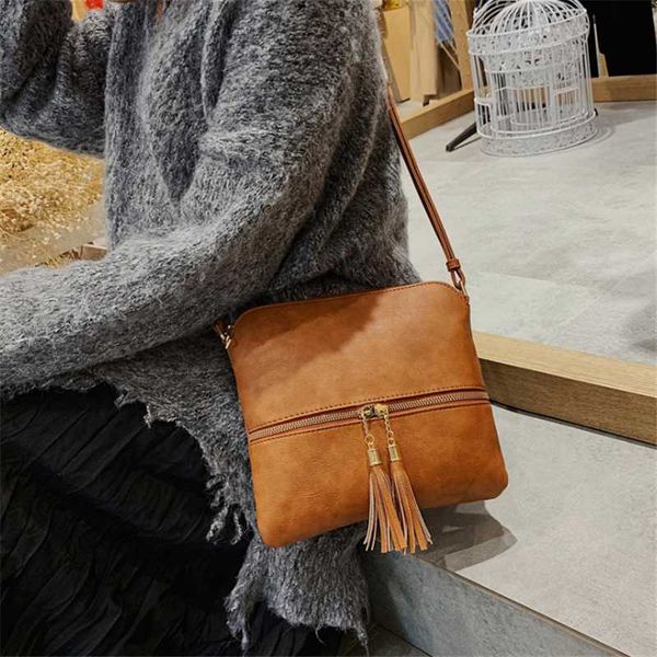 new woman shoulder bag fashion tassel decoration crossbody bag female wild crossbody for ladies cellphone
new woman shoulder bag fashion tassel decoration crossbody bag female wild crossbody for ladies cellphone