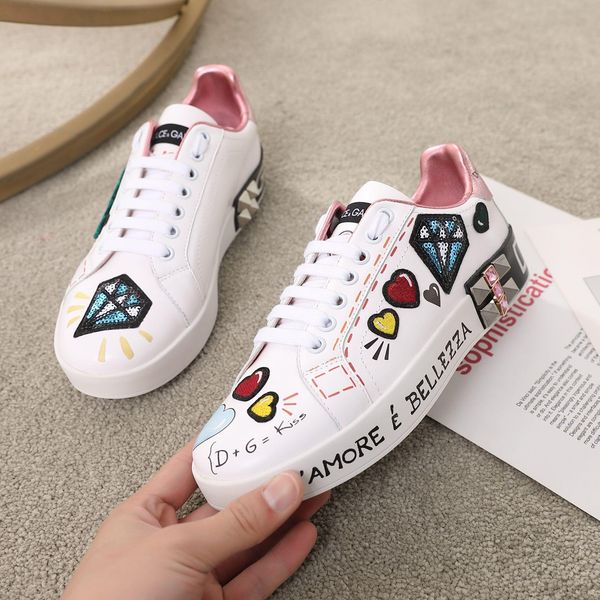 2020ss new trend leather party casual shoes trend outdoor men and women sports shoes graffiti wild couple shoes, size 35-45, Black
2020ss new trend leather party casual shoes trend outdoor men and women sports shoes graffiti wild couple shoes, size 35-45, Black