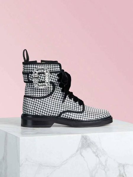 2019 autumn new british wind short boots solid color motorcycle short boots round head tie side zipper fashion casual shoes, Black
2019 autumn new british wind short boots solid color motorcycle short boots round head tie side zipper fashion casual shoes, Black