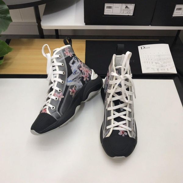 new1 ladies casual shoes fashion wild sports shoes outdoor air cushion women's shoes original box packaging fast delivery, Black
new1 ladies casual shoes fashion wild sports shoes outdoor air cushion women's shoes original box packaging fast delivery, Black