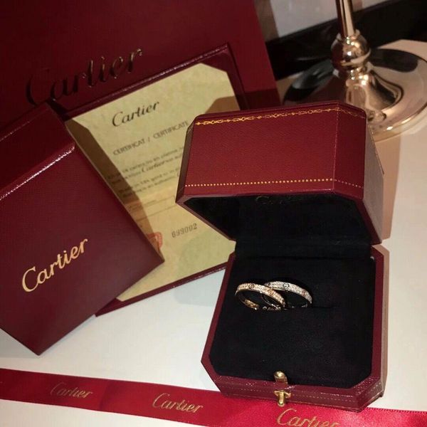 2020 c luxury designer women rings for wedding shiny diamond engagement rings for women chic bridal ring, Silver
2020 c luxury designer women rings for wedding shiny diamond engagement rings for women chic bridal ring, Silver