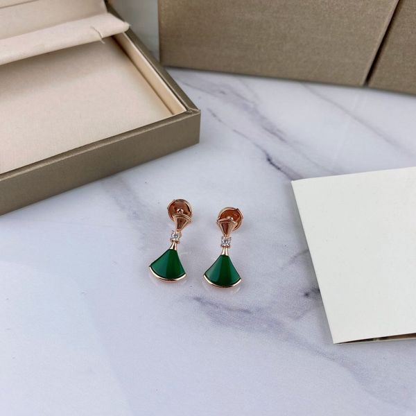 designer earrings 925 sterling silver skirt earrings show women's unique charm show fashion exquisite gift for women
designer earrings 925 sterling silver skirt earrings show women's unique charm show fashion exquisite gift for women