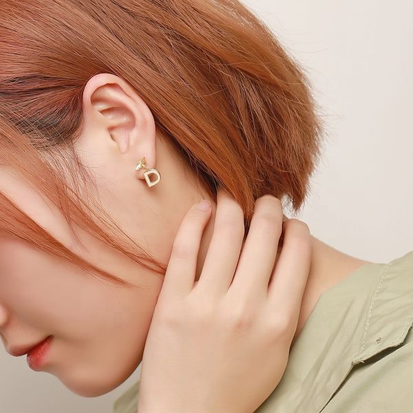 Fashion 2020 Jewelry 18K Gold Bee Earrings 925 Silver Letter D Alphabet Earrings for beautiful life 10 pairs per lot
Fashion 2020 Jewelry 18K Gold Bee Earrings 925 Silver Letter D Alphabet Earrings for beautiful life 10 pairs per lot