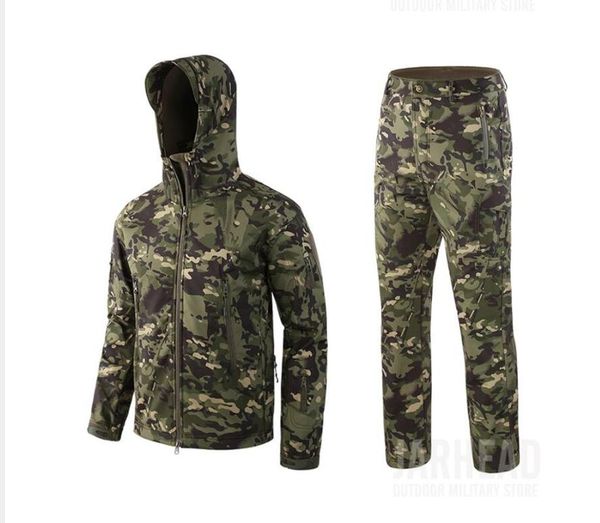 autumn and winter outdoor sport hunting camouflage sets men windproof waterproof soft shell tactical jacket+pants suits, Blue;black
autumn and winter outdoor sport hunting camouflage sets men windproof waterproof soft shell tactical jacket+pants suits, Blue;black