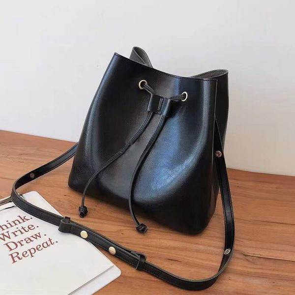 classic designer old-fashioned brand handbag fashion high-quality deformed bucket bag printed shoulder bag handbag lady shopping bag
classic designer old-fashioned brand handbag fashion high-quality deformed bucket bag printed shoulder bag handbag lady shopping bag