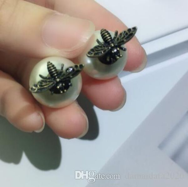 fashion retro copper bee pearl retro dual-use female simple trend earrings ear clip jewelry accessories, Gray
fashion retro copper bee pearl retro dual-use female simple trend earrings ear clip jewelry accessories, Gray
