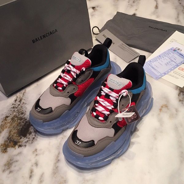 2020tr designer designs new leisure and entertainment hiking shoes, outdoor jungle adventure shoes, original packaging and box delivery, Black
2020tr designer designs new leisure and entertainment hiking shoes, outdoor jungle adventure shoes, original packaging and box delivery, Black