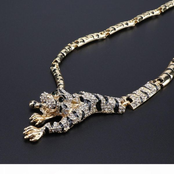 изысканный dubai gold tiger кристалл комплект ювелирных изделий класса люкс нигерийская женщина венчания костюмам ожерелье серьги кольца бра, Silver
изысканный dubai gold tiger кристалл комплект ювелирных изделий класса люкс нигерийская женщина венчания костюмам ожерелье серьги кольца бра, Silver