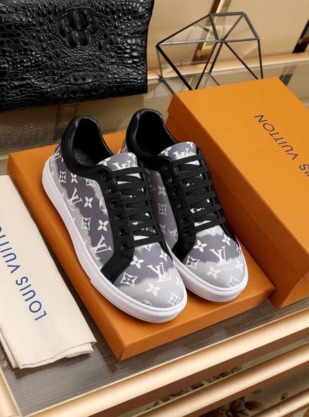 2020b limited edition new fashion trend wild menmen casual comfortable shoes hiking shoes sports shoes original box packaging, Black
2020b limited edition new fashion trend wild menmen casual comfortable shoes hiking shoes sports shoes original box packaging, Black
