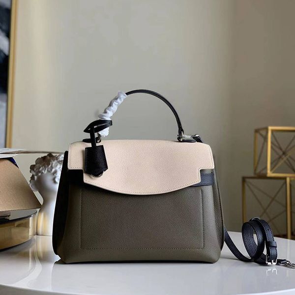 fashionable lady handbag high-end custom quality handbag classic business leisure fashion metal jewelry with long shoulder straps 4524
fashionable lady handbag high-end custom quality handbag classic business leisure fashion metal jewelry with long shoulder straps 4524