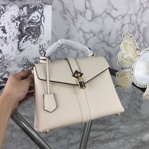2020 new style women's fashion simple large capacity shoulder bag bag casual fashion small square bag
2020 new style women's fashion simple large capacity shoulder bag bag casual fashion small square bag