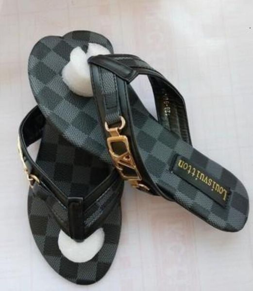 overseas style transparent alphabet slippers fashion thick bottom flip-flops flat with vêrsacê beach ladies summer, Blue;gray
overseas style transparent alphabet slippers fashion thick bottom flip-flops flat with vêrsacê beach ladies summer, Blue;gray