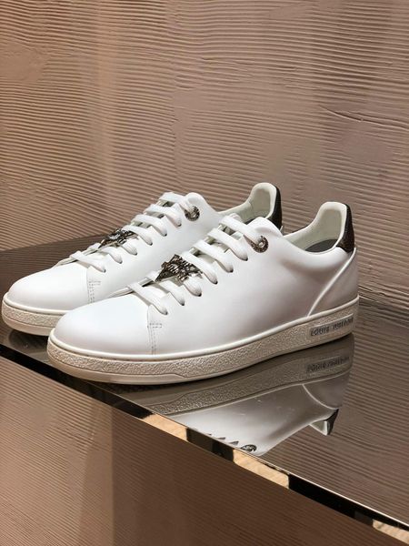 2020 luxury desinger women casual shoes oxford dress shoes for women platform desinger shoes leather lace up wedding daily sneaker 35-41, Black
2020 luxury desinger women casual shoes oxford dress shoes for women platform desinger shoes leather lace up wedding daily sneaker 35-41, Black