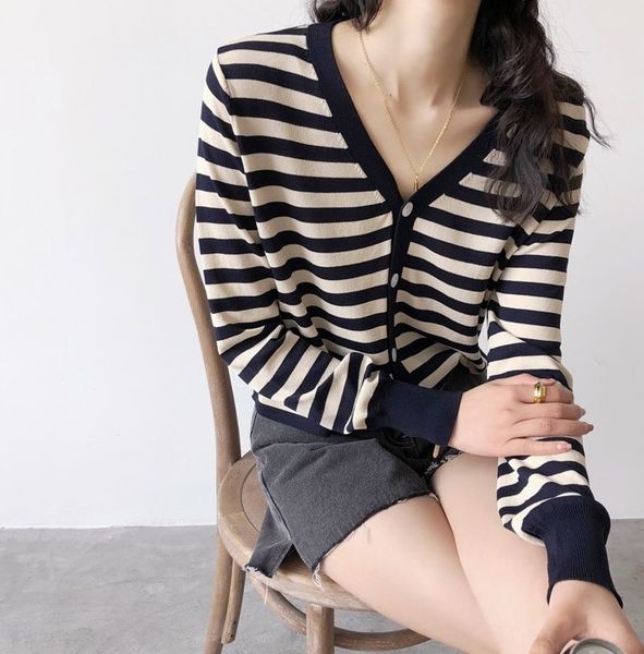 cool ice silk striped 2020 new loose sunscreen clothes ribbon sunscreen clothes slimming v-neck short knitted cardigan for women, White;black
cool ice silk striped 2020 new loose sunscreen clothes ribbon sunscreen clothes slimming v-neck short knitted cardigan for women, White;black