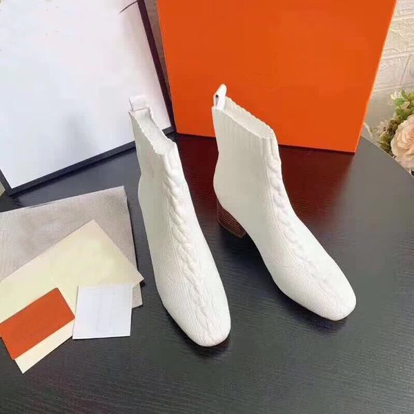 platform 2020 new fashion boots, elastic cloth shoes, chunky boots with box and dust bag, sizes 34-40, Black
platform 2020 new fashion boots, elastic cloth shoes, chunky boots with box and dust bag, sizes 34-40, Black