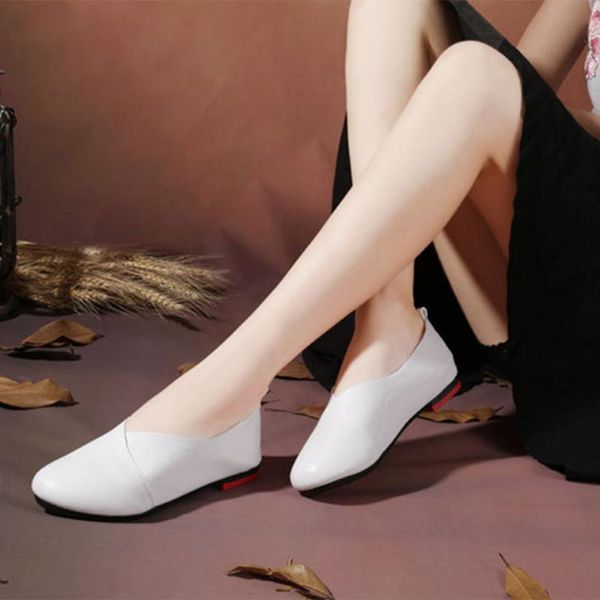 genuine leather flat shoes woman hand-sewn leather loafers cowhide flexible spring casual shoes women flats women, Black
genuine leather flat shoes woman hand-sewn leather loafers cowhide flexible spring casual shoes women flats women, Black