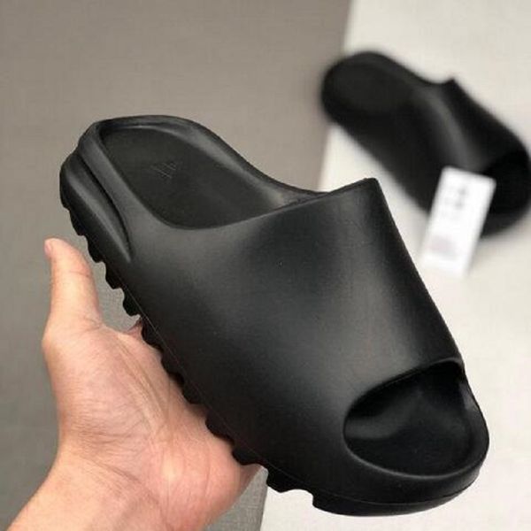 2020 kanye west foam runner slipper sandal shoes men women triple black white red desert sand bone resin fashion slides flip sandals
2020 kanye west foam runner slipper sandal shoes men women triple black white red desert sand bone resin fashion slides flip sandals