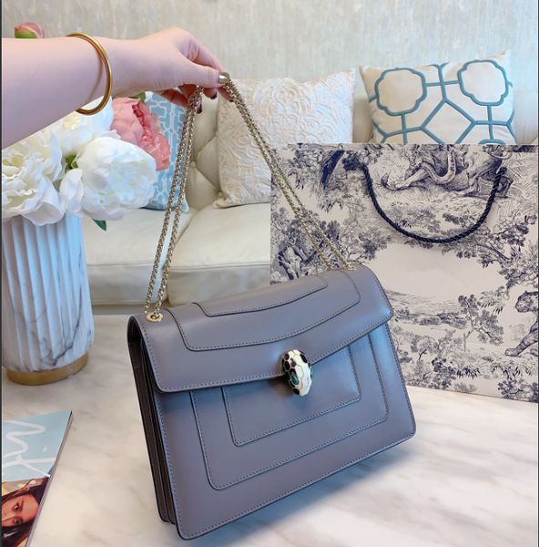 2020 new fashion retro snakehead chain women's bag leather small square bag mini simple one-shoulder cross-body bag
2020 new fashion retro snakehead chain women's bag leather small square bag mini simple one-shoulder cross-body bag