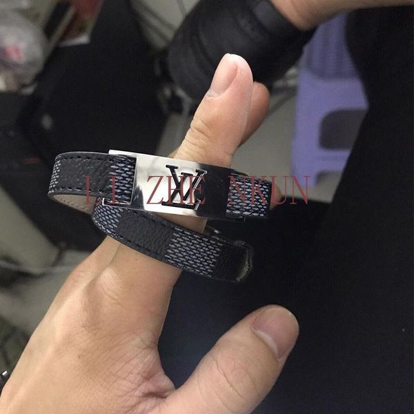 high-quality alloy leather bracelet luxury design bracelet fashion personality couple bracelet supply jewelry, Black
high-quality alloy leather bracelet luxury design bracelet fashion personality couple bracelet supply jewelry, Black